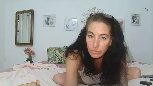 XXX chat uživo modela Charlieinparadise
