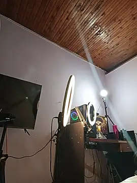 XXX chat uživo modela Leticia_Hinkley_