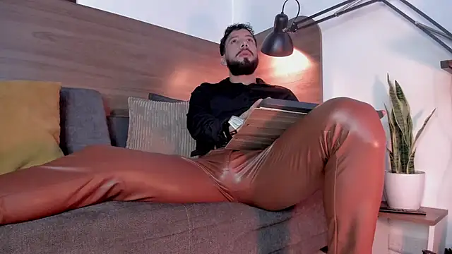 bruno_woods Adlı Modelin Canlı XXX Sohbeti