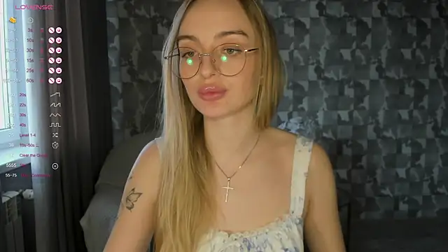 A_delina's Live XXX Chat