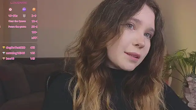 Lina_Glow Adlı Modelin Canlı Sohbet Odası