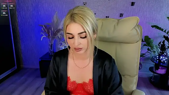 NikkiiStill live XXX chat