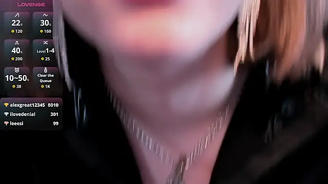 צ'אט XXX בשידור חי של CathyAdams
