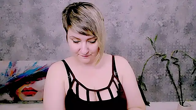 XXX chat uživo modela Djullia