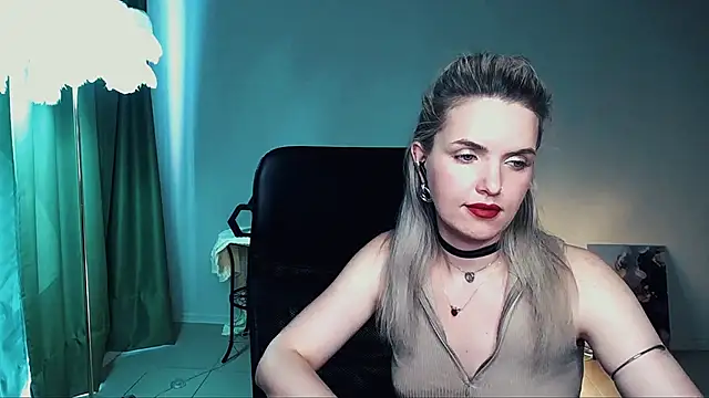 AliceSmite Adlı Modelin Canlı XXX Sohbeti