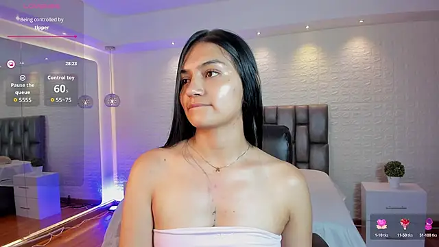 Chat +18 de AidaJones ao vivo