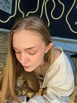 MilaMoone Live XXX-chat