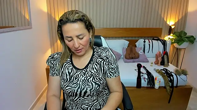 Chat +18 de luciana_ballesteros_ ao vivo