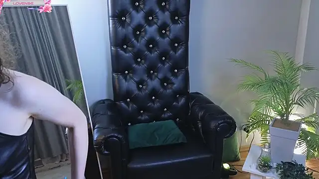 Živý XXX chat LouiseEvans