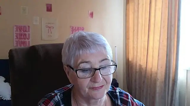 Chat +18 de Sandra_Snowflake ao vivo
