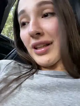 צ'אט XXX בשידור חי של NotYourMiss