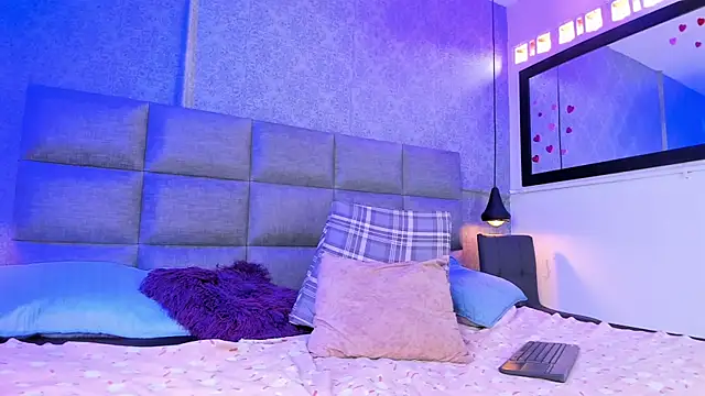 Kimberlyy- Chat XXX live