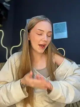 MilaMoone XXX чат на живо