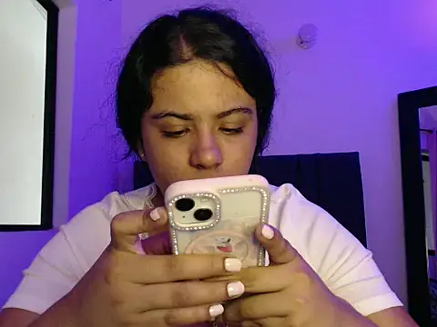 Chat XXX en directo de Zarah_vs