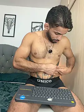 Maximiliano_ford Chat XXX in diretta