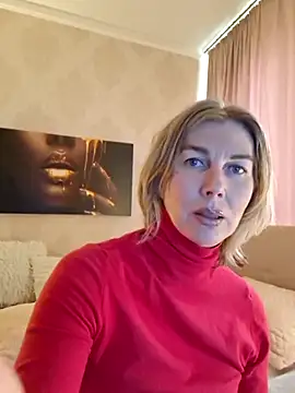 stellahere8 XXX чат на живо