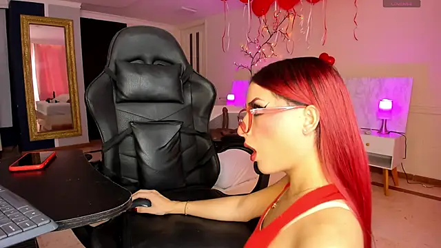 charolbruce_1 Show in webcam