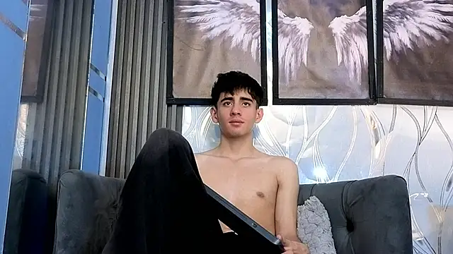 demian_hot99 Adlı Modelin Canlı XXX Sohbeti