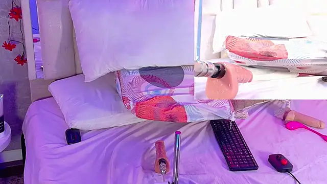 Bella-Sanders Pertunjukan Webcam
