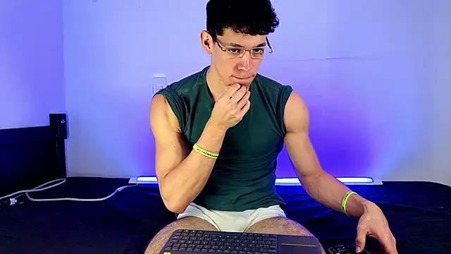 Chat XXX en directo de Luke_Muscle
