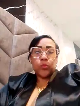 OliviaWilliamm লাইভ XXX চ্যাট