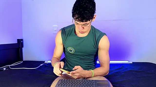 Luke_Muscle Live XXX Chat