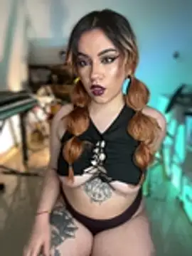 NikkiNix Live XXX-chat