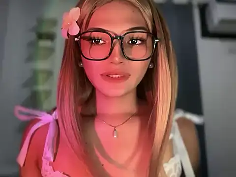 fuckingkeysha Show in webcam