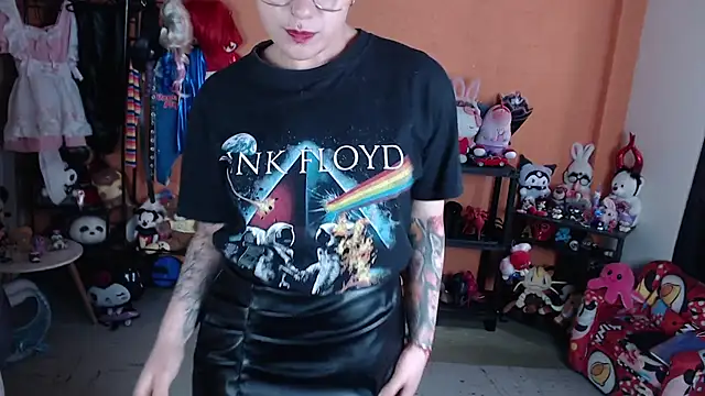 Онлайн чат XXX MissMiia2