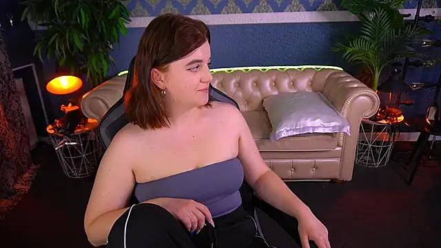 KristiFoxy Adlı Modelin Canlı Sohbet Odası