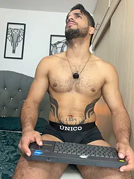 Maximiliano_ford Chat XXX in diretta