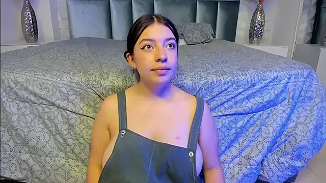 Sara_Deen Adlı Modelin Canlı XXX Sohbeti