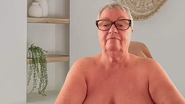 Mystery-Grandmother live XXX chat