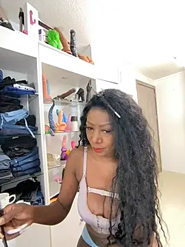 Chat XXX en directo de suuki_suukam