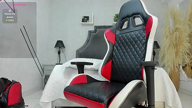 Chat XXX en directo de DylanRoyce_