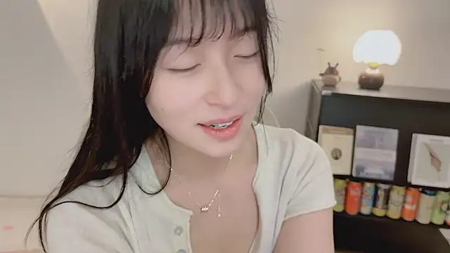Onechestnut's Live XXX Chat