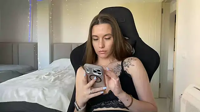 PrincesSsLilu's Live XXX Chat