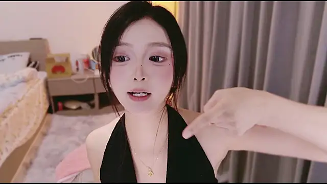 Apple-228 Show Webcam