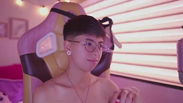 Онлайн чат XXX tommy_blue