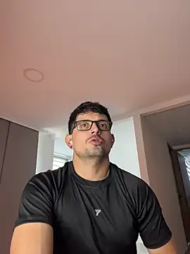 TroyeSavage 라이브 XXX 채팅