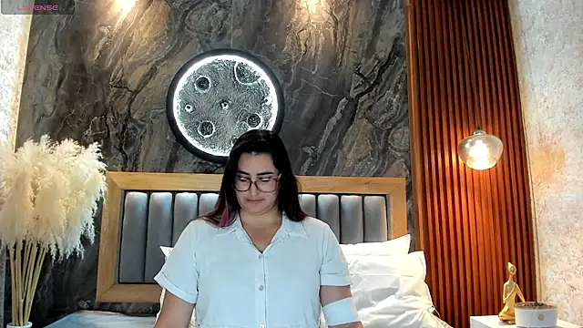 צ'אט XXX בשידור חי של BellaPeers_