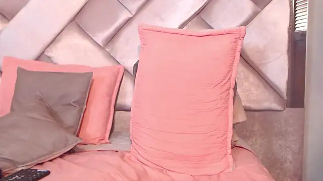 Ashleyroberst Show Webcam