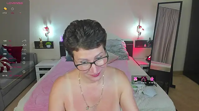 JennyMons Adlı Modelin Canlı XXX Sohbeti