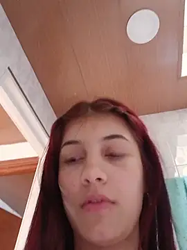 Thamaragomexxx Adlı Modelin Canlı XXX Sohbeti