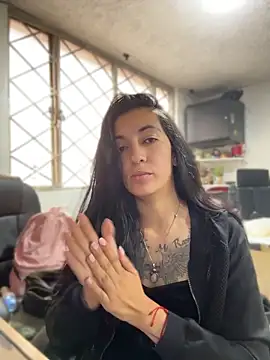 Chat +18 de SALOME_KORLAND ao vivo