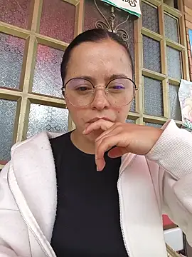 ALEJA__22n Webbikameraesitys