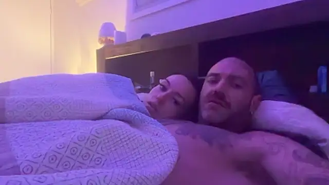 aaronpanderson1990 Секс шоу на живо пред камера