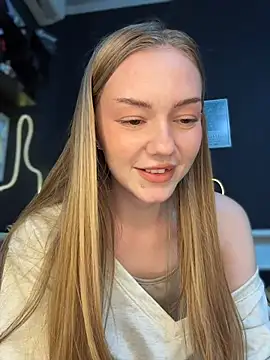 MilaMoonen Live XXX chat