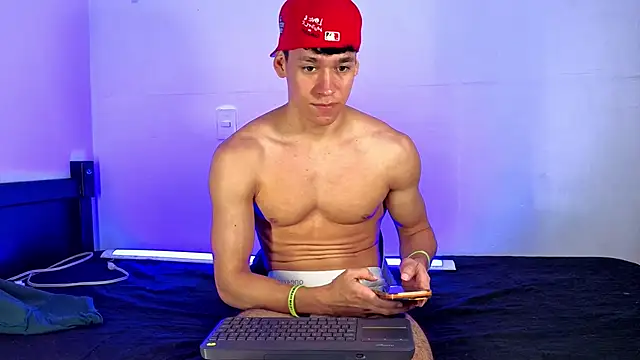 Luke_Muscle 即時 XXX 聊天