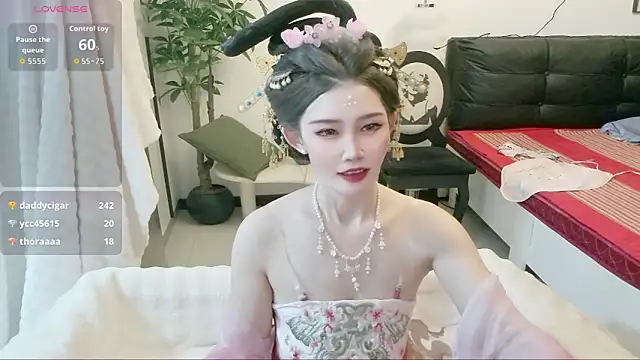 Chat +18 de NANA-EET ao vivo